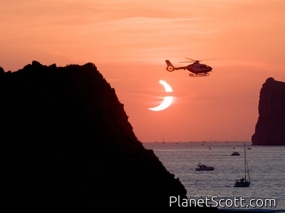 Solar Eclipse, Mallorca, 2026-08-12, Yahoos in Helicopter