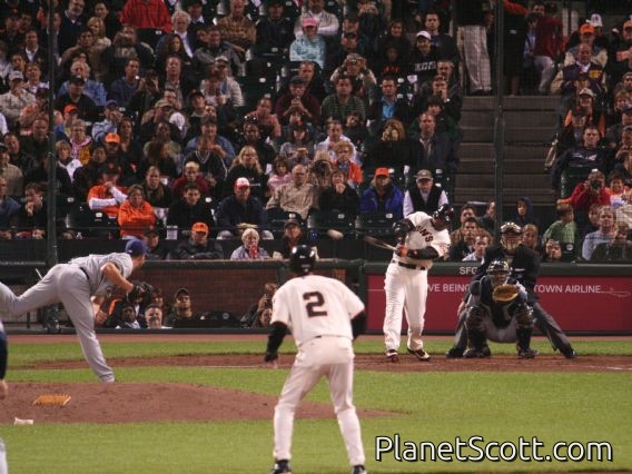 Barry Hits RBI single (2007-08-24)
